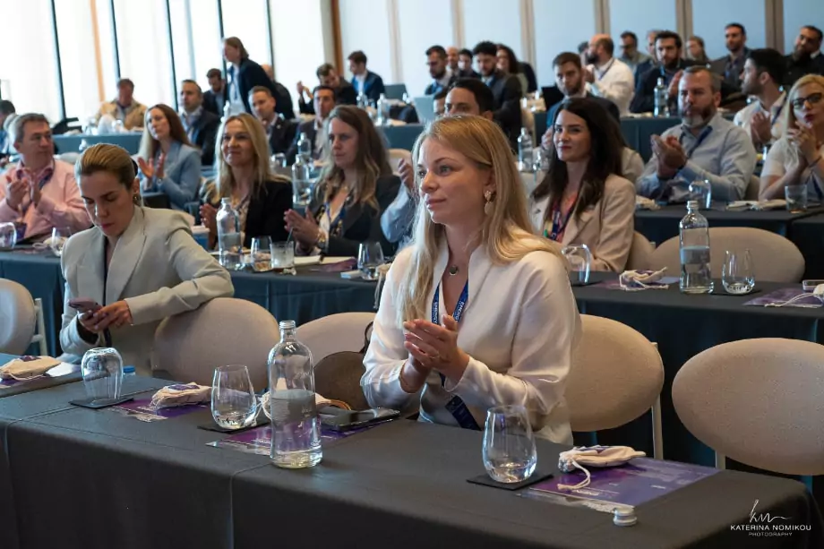 conference-367-min-68481e21941e8